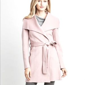 T Tahari coat size Medium.New with Tag